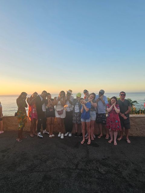 Amazing Circle Island Tour - North Shore centerpiece: Waimea Botanical Garden and the waterfall walk