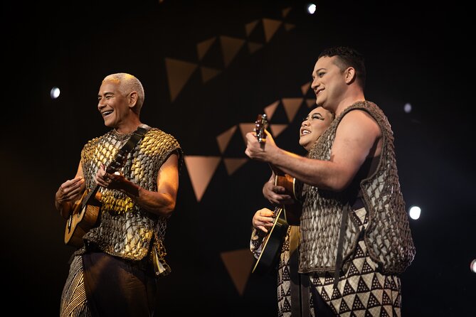 'Auana by Cirque du Soleil at the Waikiki Beachcomber Hotel - Hula, comedy, music, and acrobatics: The mix that keeps the night fun