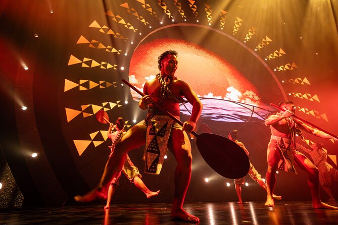 'Auana by Cirque du Soleil at the Waikiki Beachcomber Hotel - Seat strategy for the small theater: 100s vs 200s, plus glare and sightlines