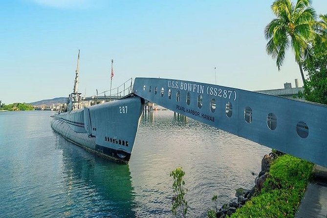 Battleships of WWII at Pearl Harbor Departing from Waikiki - A 7–9 Hour Pearl Harbor + Honolulu Day That Actually Makes Sense