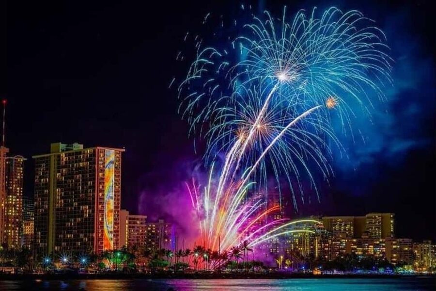 Board from Waikiki Beach: Friday Night Fireworks sail - Friday Fireworks, but from the water