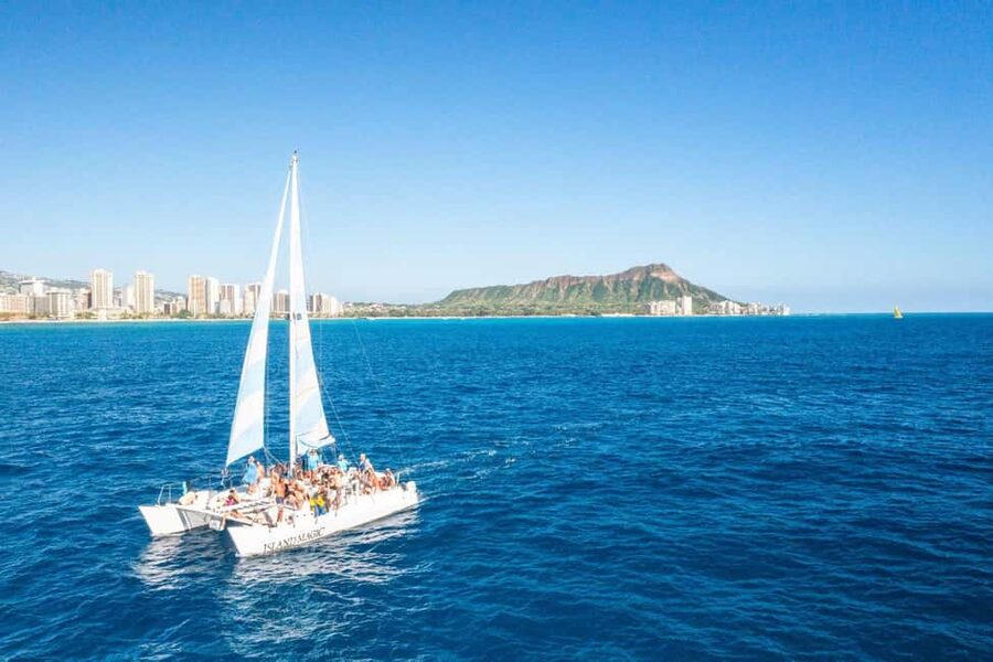 BYOB Weekend Sightseeing Sail towards Diamond Head - A One-Hour BYOB Sail From Prince Waikiki to Diamond Head
