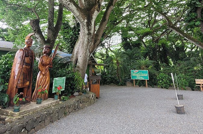 Circle Island 8hr Private Small Group Tour - Laie Drive-Through and Kahana Bay: Culture + Coastline Views