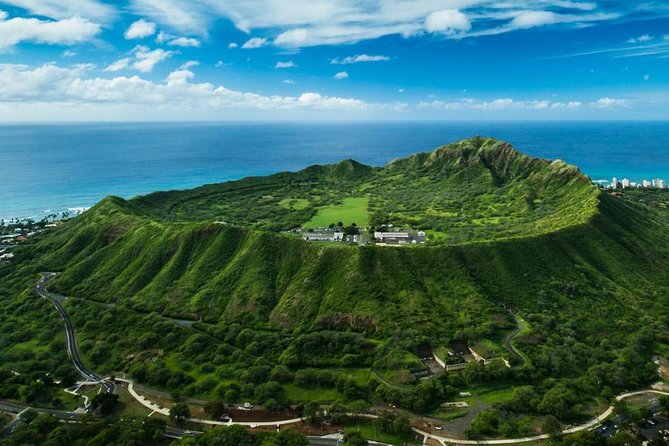 City By The Sea - 20 Min Helicopter Tour - Doors Off or On - Waikiki From Above: Surfers, Sailboats, and the Beach Geometry