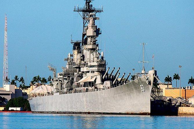 Complete Pearl Harbor Experience Tour from Waikiki Area Hotels - Punchbowl Cemetery (National Memorial Cemetery of the Pacific): the view you remember