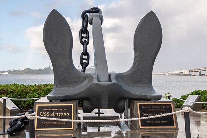 Deluxe Pearl Harbor USS Arizona Memorial and Honolulu City Tour - Honolulu’s royal and state power sights: quick pass-by, useful context