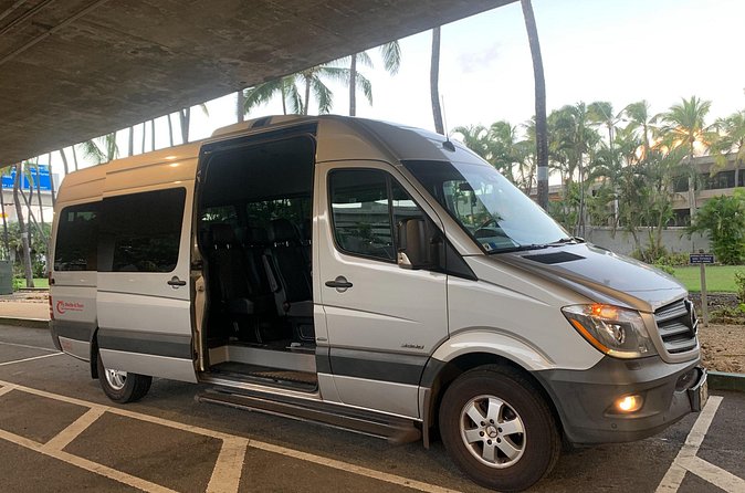 Departure Shuttle: Waikiki Hotel to Airport - The Drop-Off: Right at Your Airline Check-In Zone