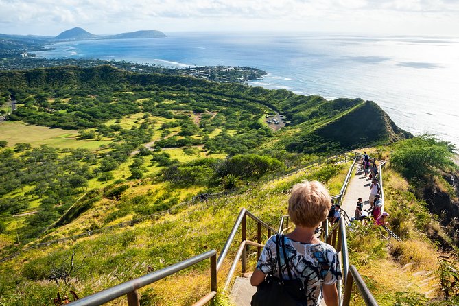Diamond Head Crater - Getting from Waikīkī: pickup timing and what to expect on the shuttle