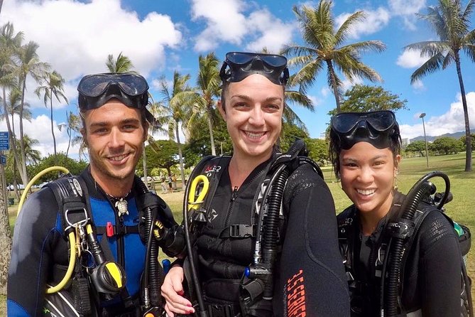 First-Time Scuba Diving in Honolulu + Free Videos - Meeting at Magic Island Lagoon: what you’ll do before the water