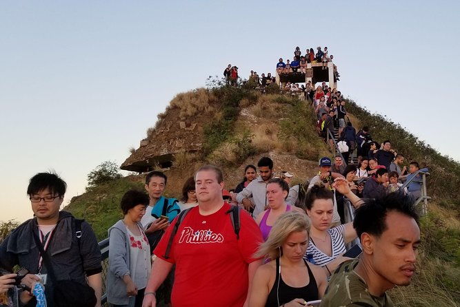 Hawaiian Beauty Package - Group size and crowd levels: managing the “narrow trail” issue