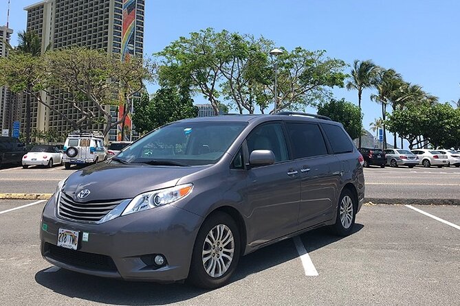 Honolulu Airport & Waikiki Hotels Private Transfer by Minivan (up to 5 people) - The Minivan Ride: Room, Comfort, and Luggage Handling