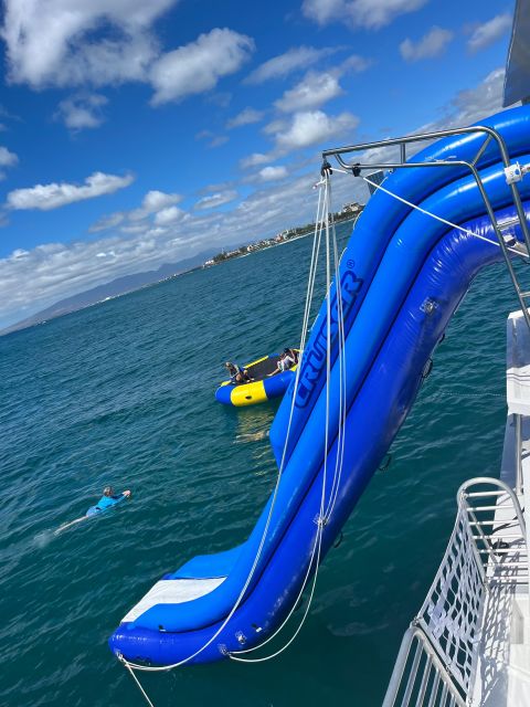 Honolulu: Deluxe Waikiki Snorkel and Wildlife Cruise - The 20-foot waterslide and water trampoline moments