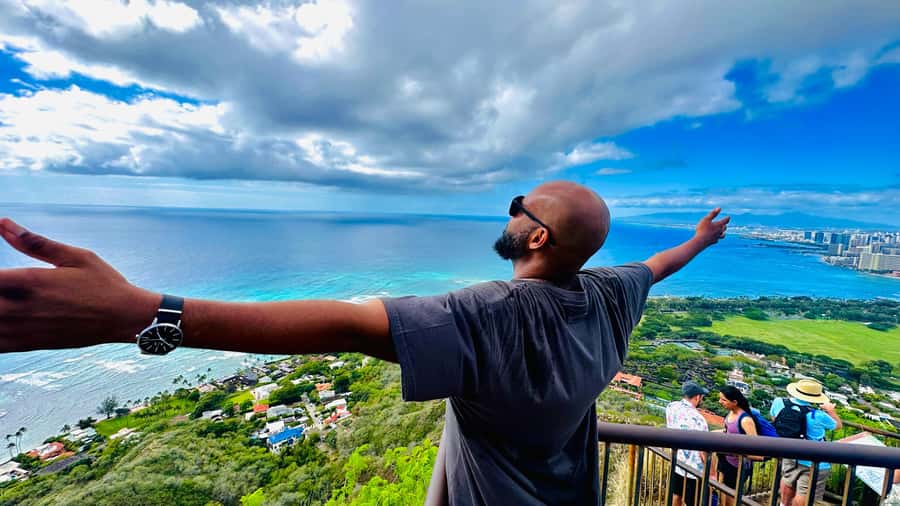 Honolulu: Diamond Head Hike with Transfers - The tunnel and stairs: how to pace the hardest parts