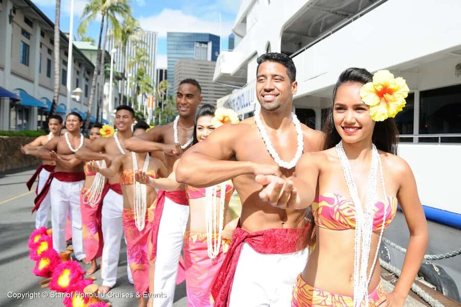 Honolulu: Pacific Star Sunset Buffet and Show - The Cruise Route: Ala Moana, Waikiki, and Diamond Head Views