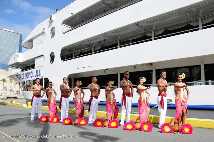 Honolulu: Sunset 5 Course Dinner Cruise with Entertainment - Waikiki at golden hour, from the pier to open water