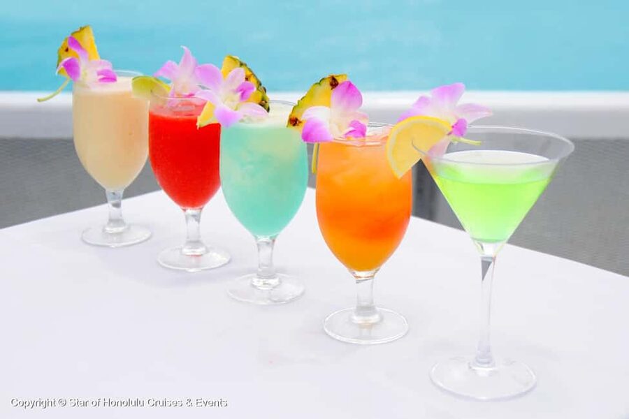 Honolulu: Sunset 5 Course Dinner Cruise with Entertainment - Diamond Head timing: why the route matters