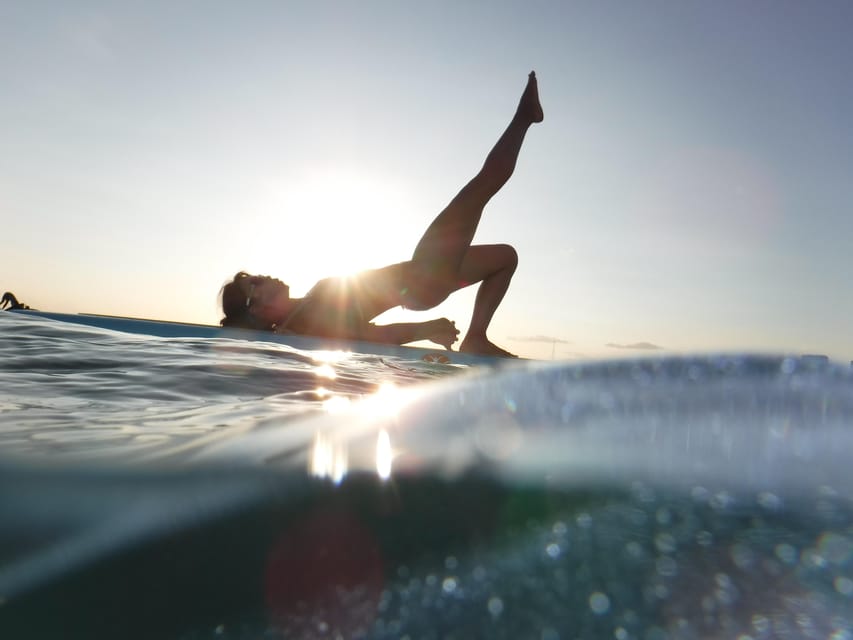 Honolulu: SUP (Standup Paddleboard) Yoga Class - Timing and Vibe at Ala Moana: Morning Helps