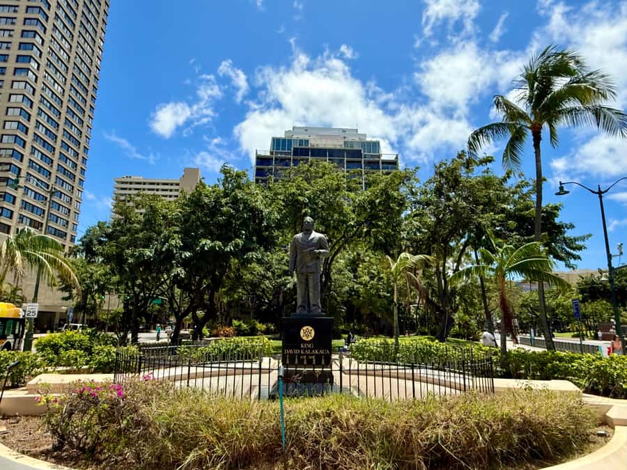 Honolulu: Waikiki Food Tour with Local Guide - What You Learn While You Walk Waikiki (Beyond Just Eating)