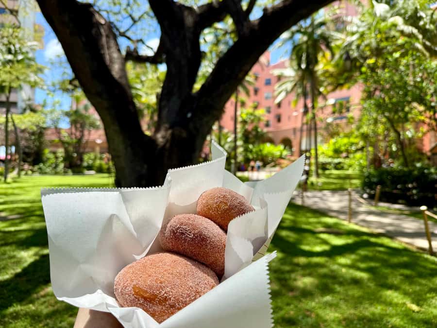 Honolulu: Waikiki Food Tour with Local Guide - The First Bite: Malasada, Hawaii’s Sweet Portuguese Relic