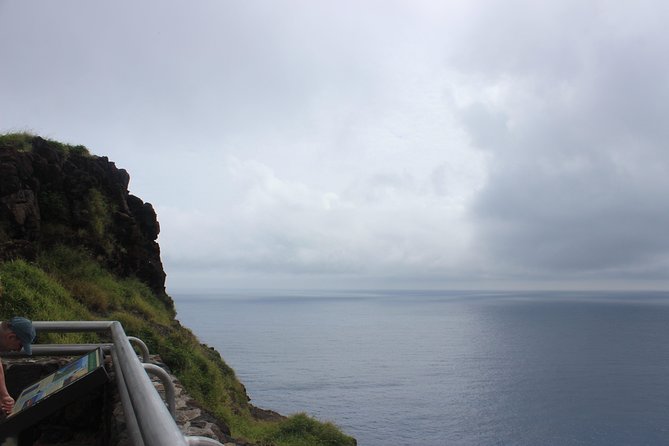Makapu’u Lighthouse Trail and Shuttle Service - The Makapu’u Lighthouse Trail hike: easy on the feet, honest on the hill