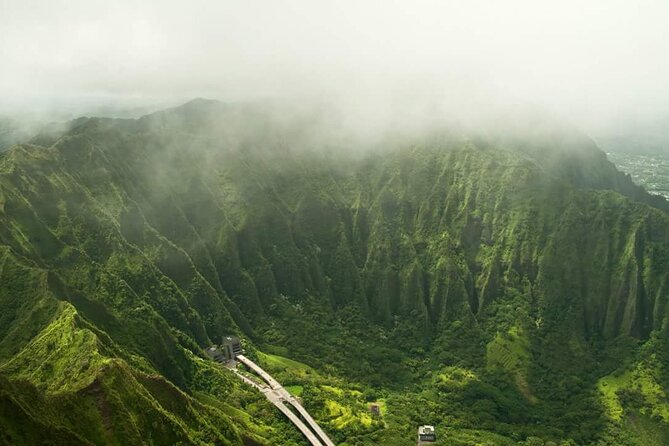 O‘ahu Highlights Private Guided Tour: Landmarks & Architecture - Diamond Head Road Views: The Steep Drop-Into-Ocean Moment