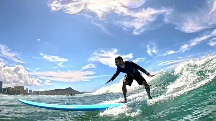 Oahu: 1-on-1 Surfing Lesson in Waikiki - Gear and Comfort: Rash Guard, Water Shoes, and Fit