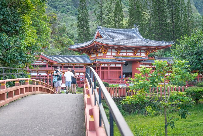 Oahu Deluxe Grand Circle Island Tour - Mokoliʻi and Waimea Valley: Coast Views, Then Waterfall Possibility