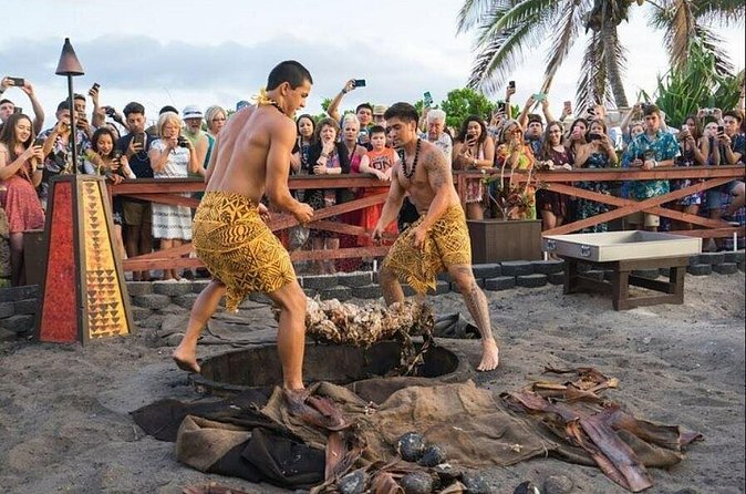 Oahu: Germaine's Luau - Drinks and the package question: soft drinks unlimited, alcohol via ticket