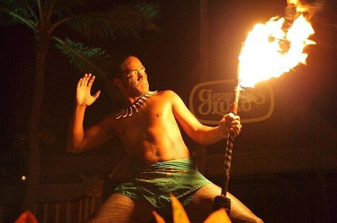 Oahu: Germaine's Luau - Where the experience hits hardest: sunset timing and early arrival