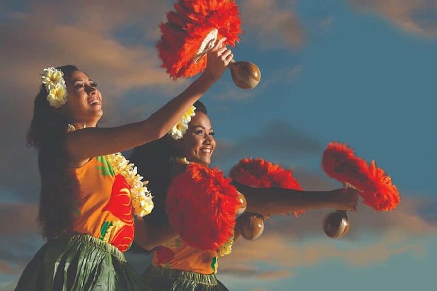 Oahu: Hilton Waikiki Starlight Luau - What the 3-Hour Evening Feels Like (and Why Timing Matters)