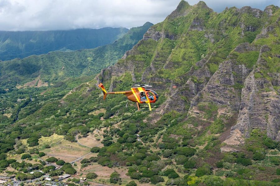 Oahu: Magnum P.I. Doors-Off Helicopter Tour - The Pearl Harbor Finale: Arizona Memorial and Battleship Missouri From Above