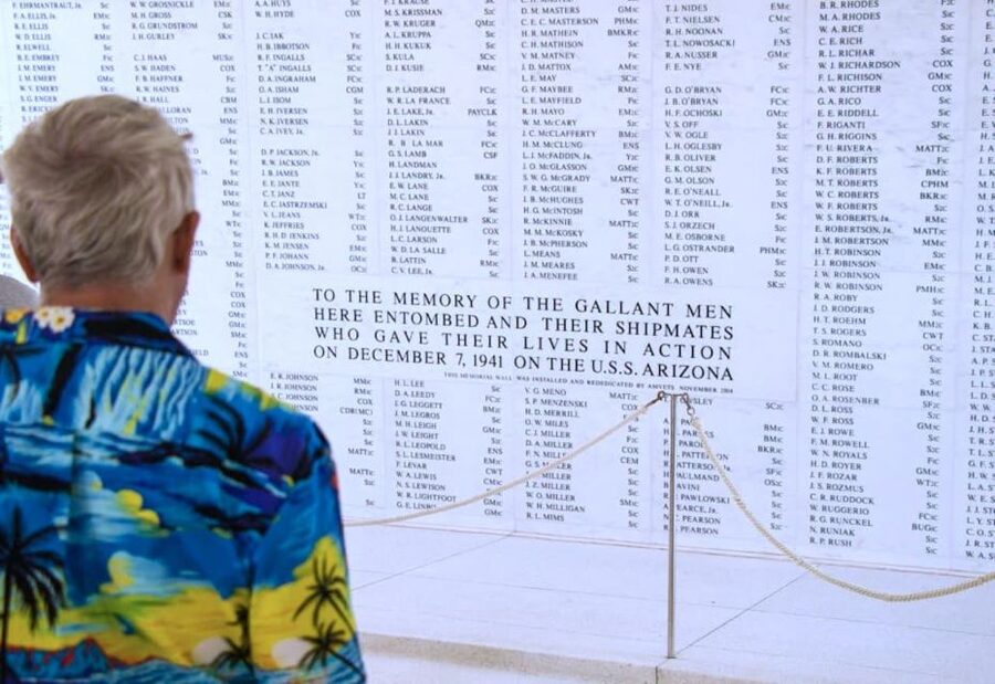 Oahu: Pearl Harbor Battleships Group Tour - USS Missouri (The Mighty Mo): The WWII Surrender Point