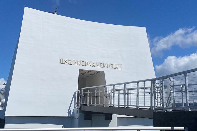 Oahu: Pearl Harbor USS Arizona Memorial Small Group Tour - Punchbowl National Memorial Cemetery: A Short Stop With a Big View