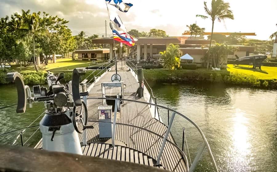 Oahu: The Complete Pearl Harbor Ticket - USS Arizona Memorial: The Ferry Ride and the Rules That Matter