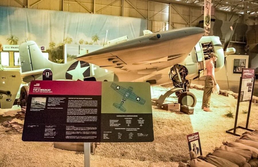 Oahu: The Complete Pearl Harbor Ticket - USS Bowfin and the Pearl Harbor Aviation Museum: Submarines Plus Aircraft Hangars