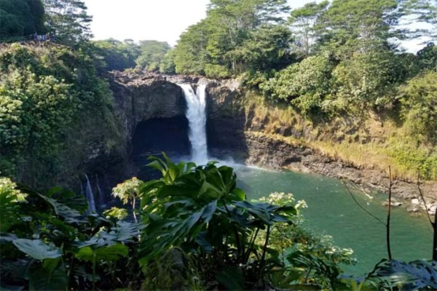 Oahu to Big Island Volcanoes National Park Adventure Tour - Hilo’s Black Sand, Rainbows, and Gardens Before the Volcano