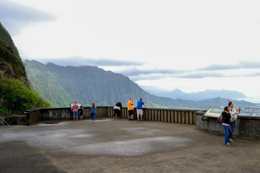 Oahu: Ultimate Pearl Harbor and Circle Island Tour - Macadamia Stop and Photo Time: Where the Tour Gets Practical