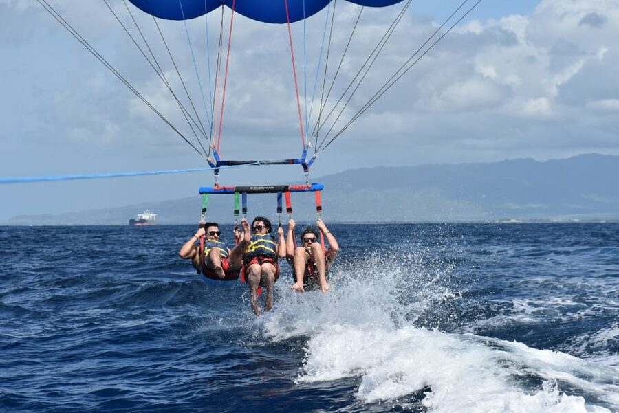 Oahu: Waikiki Parasailing - Choosing 600 vs 800 vs 1000 Feet: Match the Height to Your Nerves
