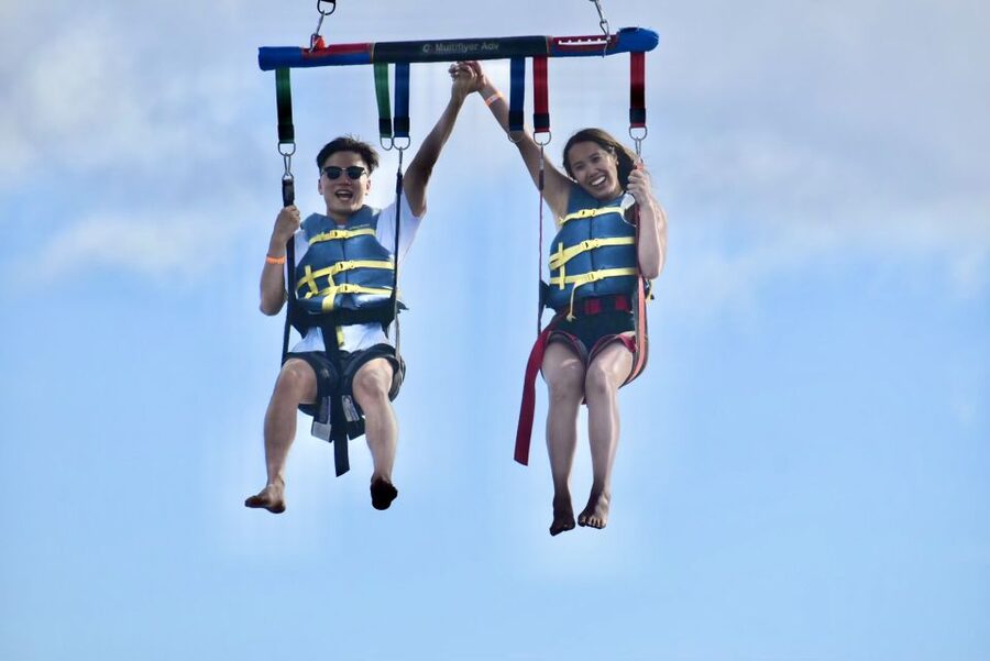 Oahu: Waikiki Parasailing - Observers and Photos: How to Plan for Non-Flyers