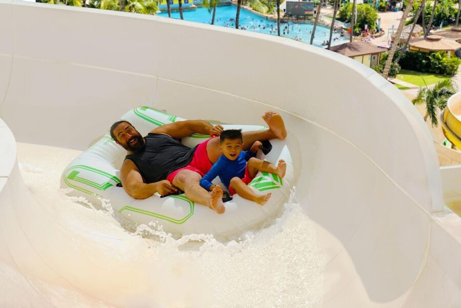 Oahu: Wet 'n' Wild Waterpark Ticket with Waikiki Transfer - Who this is best for on Oahu