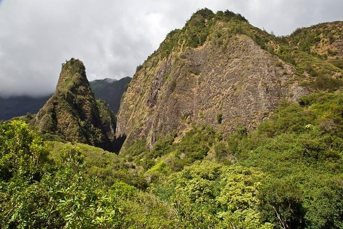 One Day Heavenly Hana Tour: Island Hopping from Oahu to Maui - Keanae Lookout: black lava coastline and local banana bread