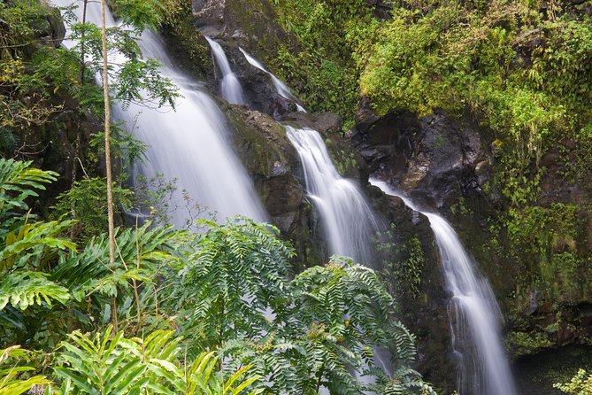 One Day Heavenly Hana Tour: Island Hopping from Oahu to Maui - Hana Town on the Road to Hana: 45 minutes of rustic charm