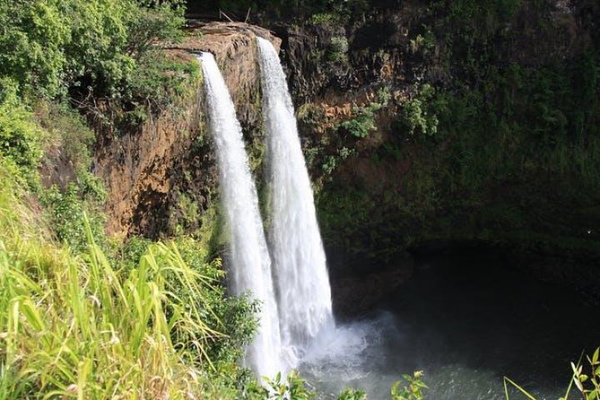 One-Day Tour Hawaii Movie Tour: Island Hopping from Oahu to Kauai - Opaekaa Falls: Shipwreck Comedy to Raiders-Style Adventure