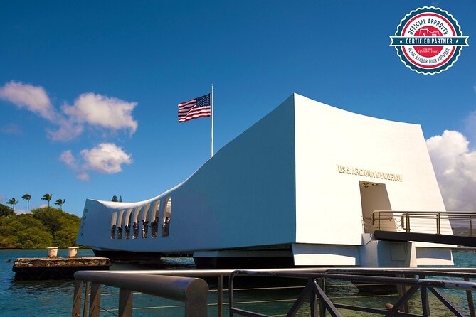 Pearl Harbor City Tour - Downtown Honolulu: the story behind the monuments