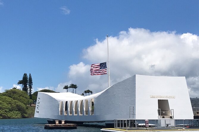 Pearl Harbor [Early Access], USS Arizona & Historic Honolulu Tour - USS Arizona access: how the boat ride really works