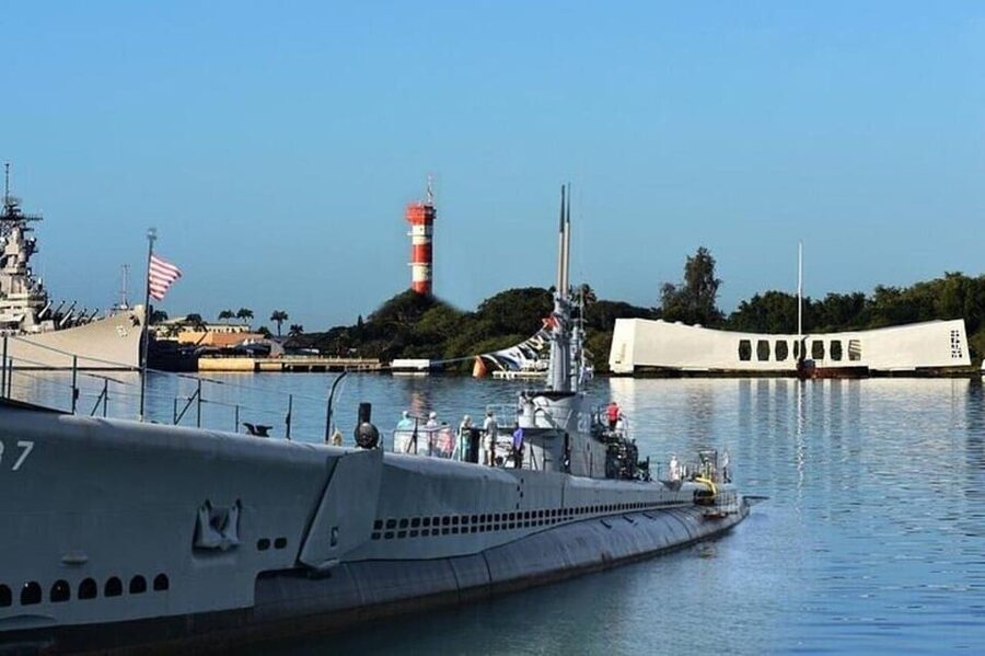 Pearl Harbor Passport "A Complete Experience" - The USS Arizona Memorial Boat Ride: Where the Day Turns Quiet