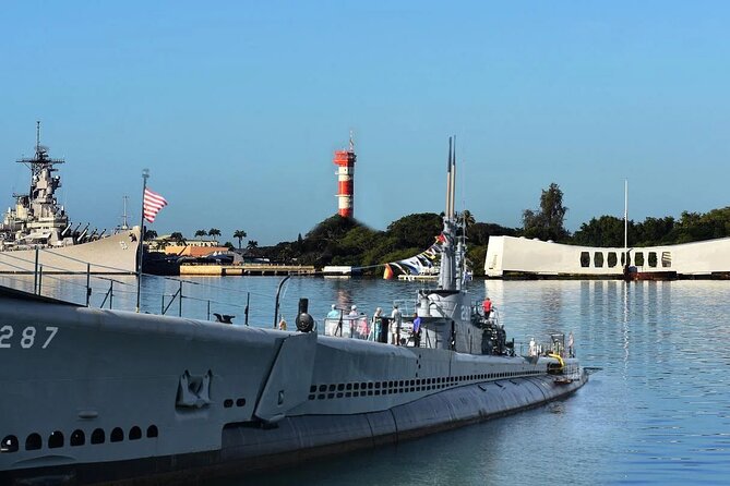 Pearl Harbor USS Arizona Memorial & Battleship Missouri - Punchbowl Crater: A Quiet Honolulu Memorial Stop
