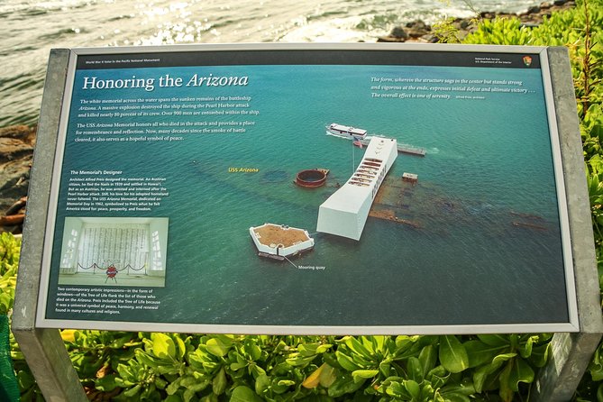 Pearl Harbor: USS Arizona Memorial & USS Missouri Battleship Tour from Waikiki - The drive-by close: Punchbowl Crater and views over Honolulu