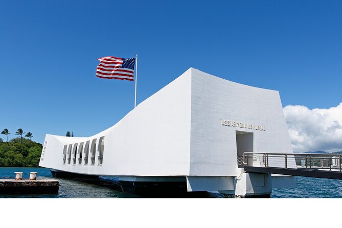 Pearl Harbor with USS Arizona and Hawaiian Kingdom History Tour - Iolani Palace and the King Kamehameha Statue: the big names, no fluff