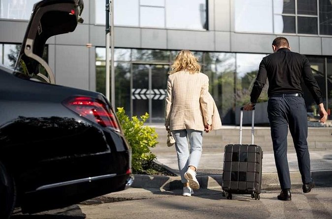 Private Arrival Transfer: Honolulu International Airport to Oahu Hotels or Cruise Terminal - The Real Comfort Factors: Timing, Water, and Helpful Drivers